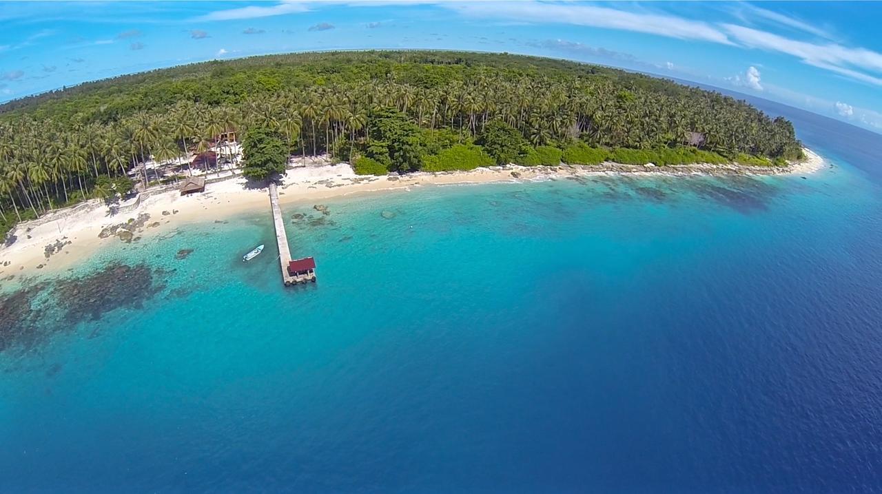 Puri Asu Resort Palau Asu Екстериор снимка