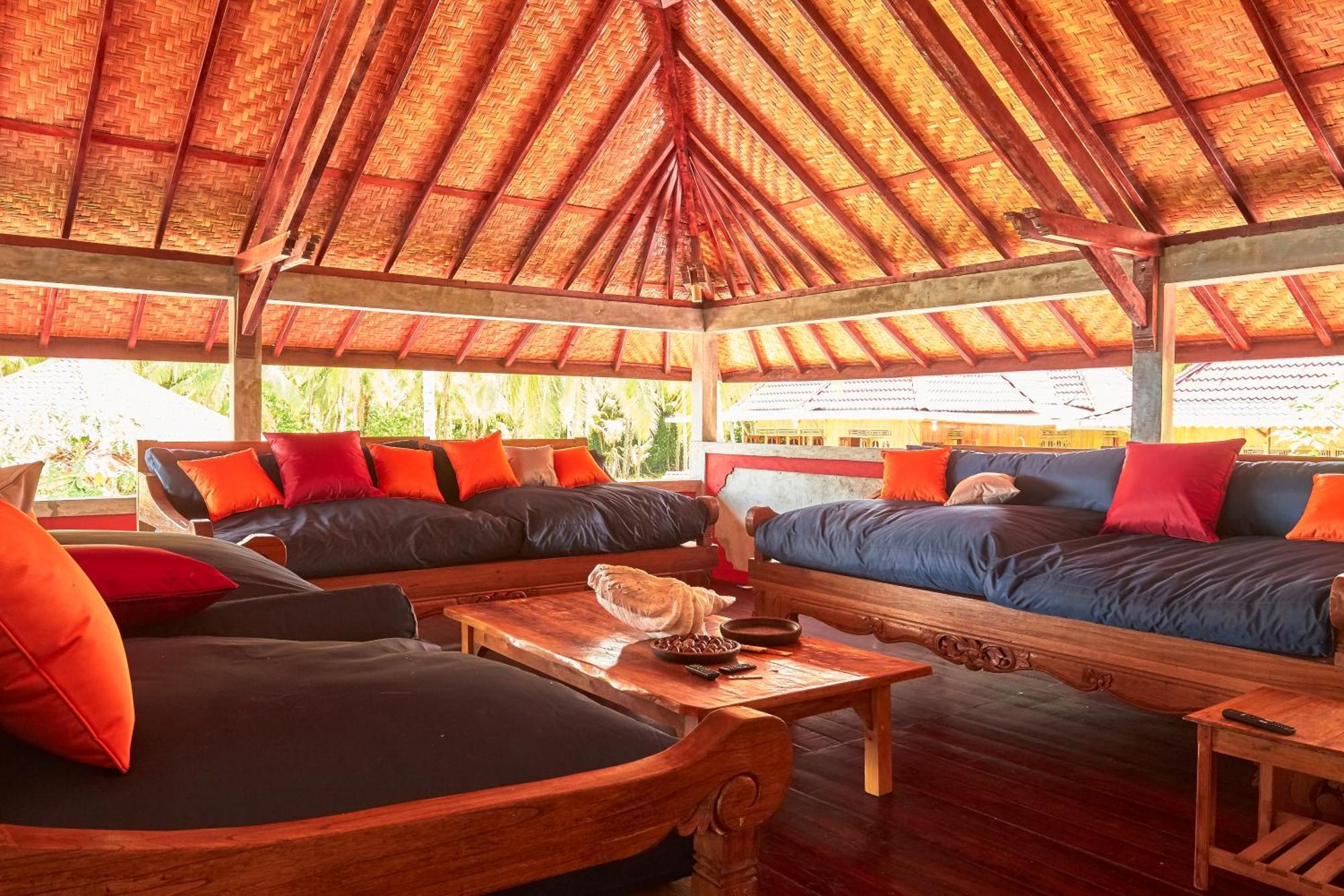 Puri Asu Resort Palau Asu Екстериор снимка