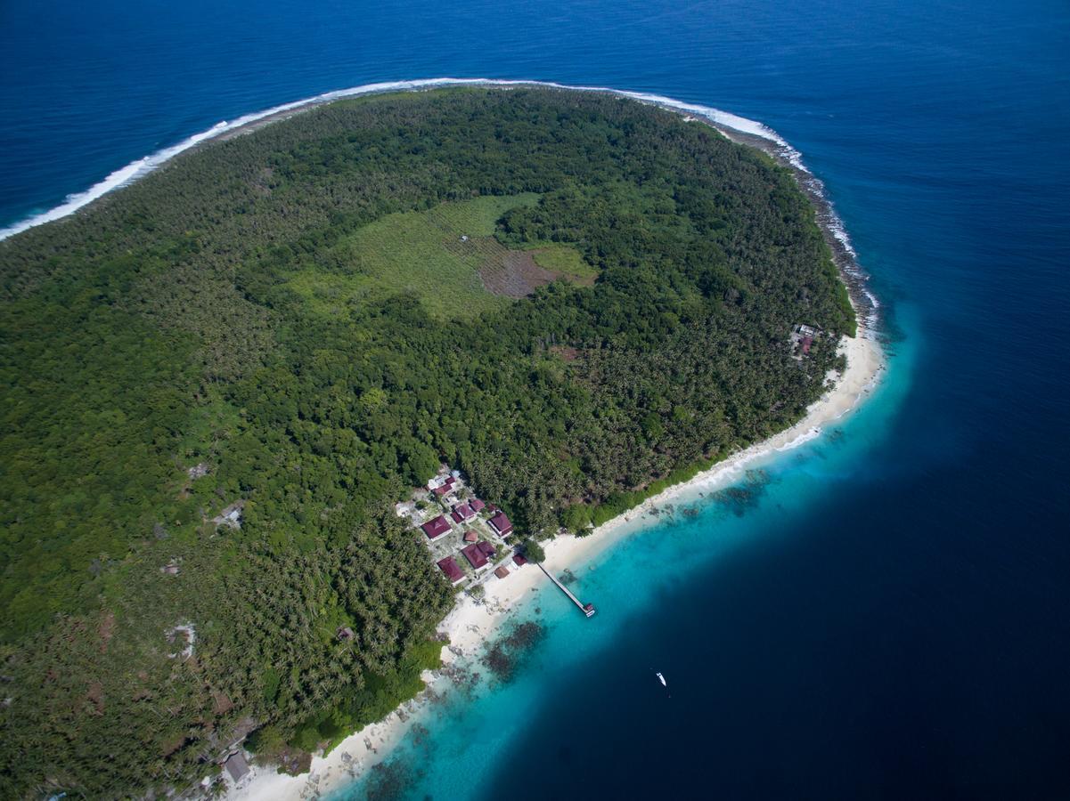 Puri Asu Resort Palau Asu Екстериор снимка